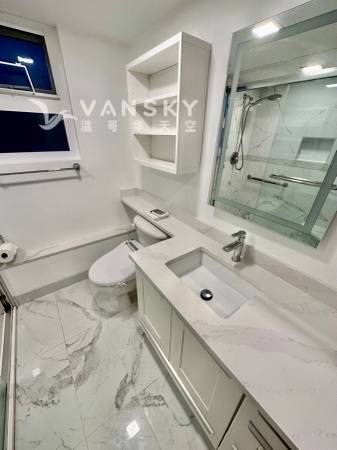 250822090705_bathroom first floor.jpg